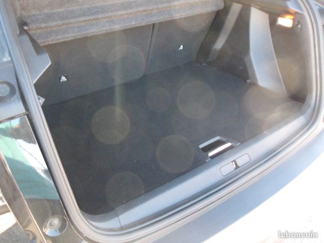 Peugeot 2008 PureTech 130 S&S EAT8 Allure (image 14)