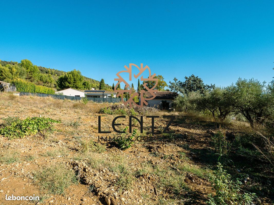 Terrain 666 m² · à Corbières-en-Provence · 666 m² · 178 000 €