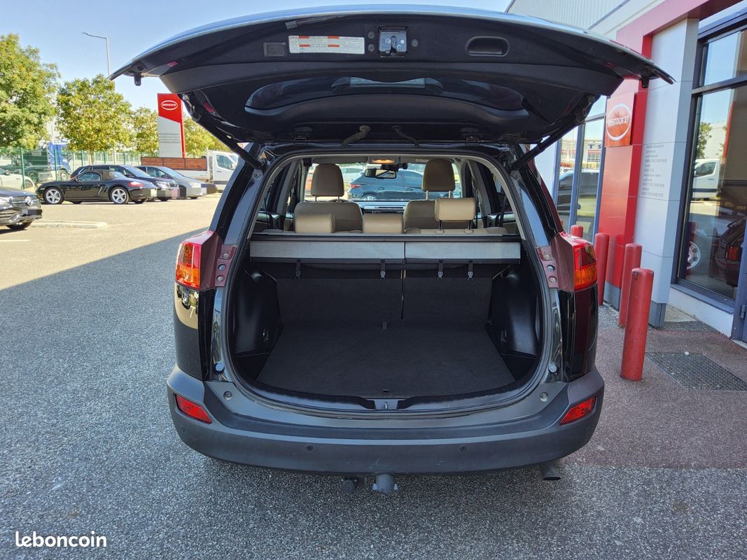 TOYOTA RAV4 150 D-CAT AWD FAP Lounge A (image 8)