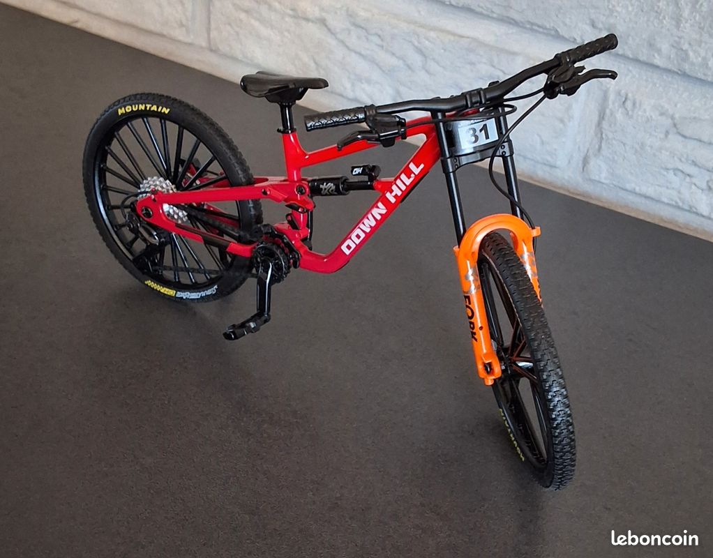 MayDONG VTT Miniature échelle 1:10 – Alliage Et Plastique, Guidon Et Pédales Mobiles – Cadeau Pour Collectionneur Ou Fan De Vélo