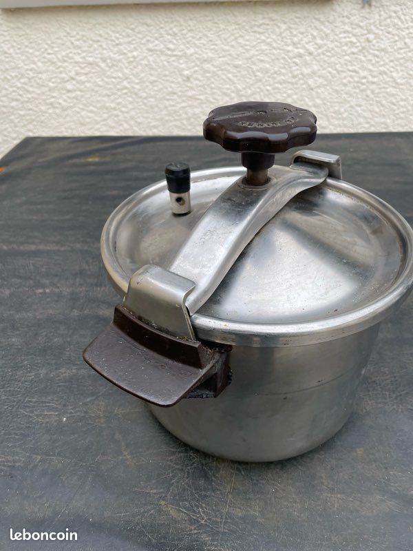 Soupape sifflet sécurité cocotte minute bakelite marron vintage no Moulinex Seb - Arts de la table