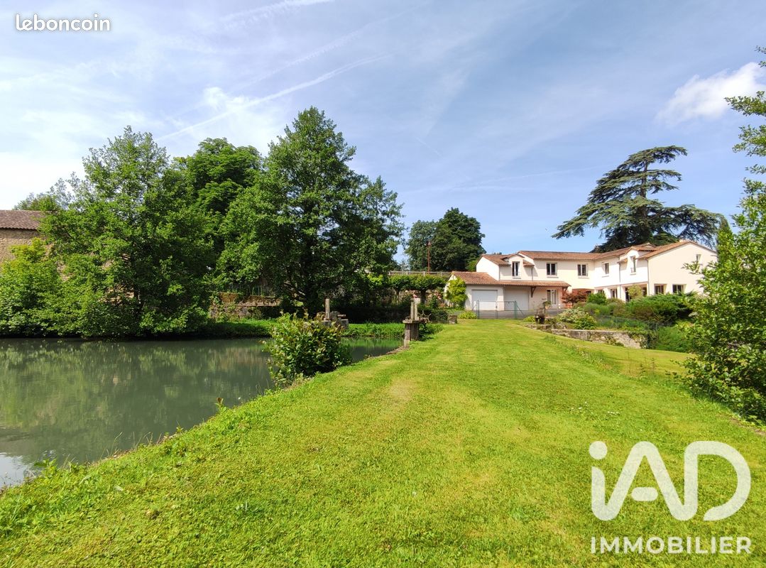 Maison 9 pièces 274 m² · à Verrières · 274 m² · 525 000 €