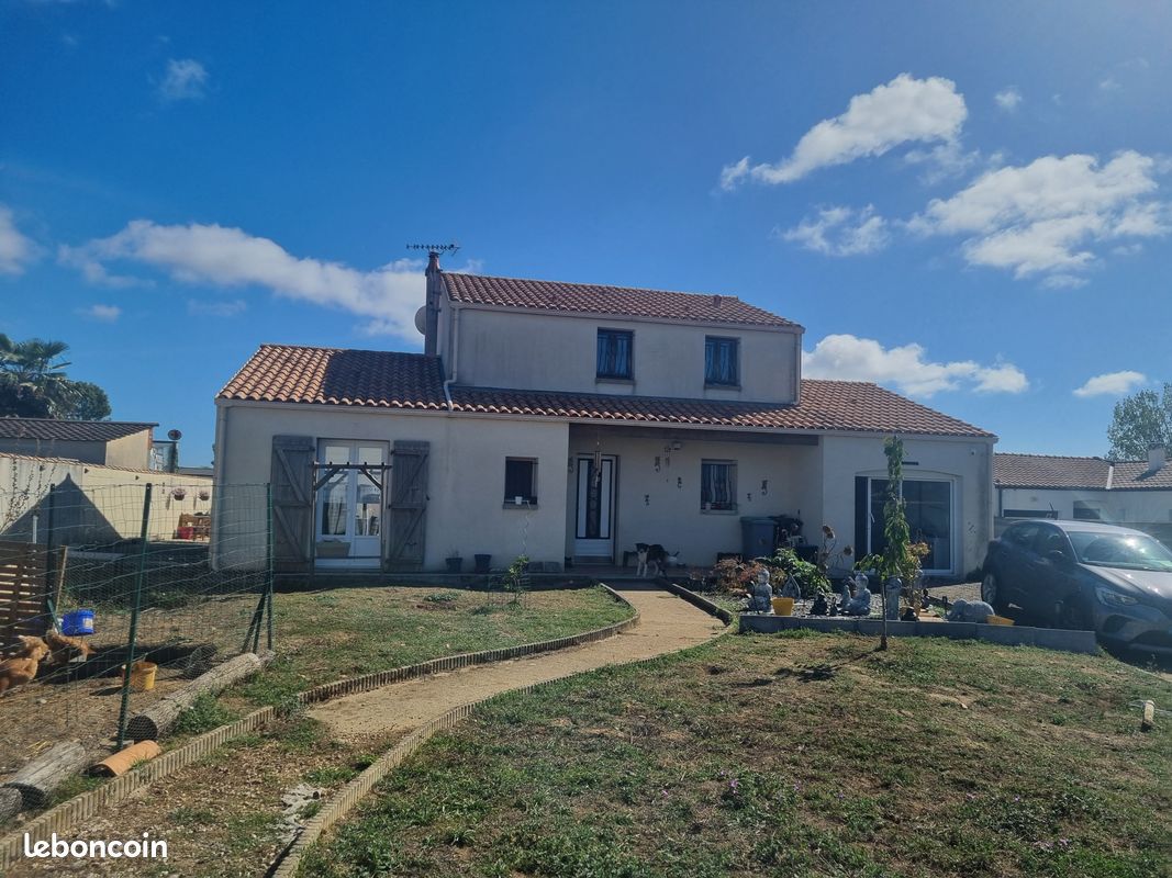 Maison 5 pièces 143 m² · à Saint-Michel-en-l'Herm · 143 m² · 240 000 €