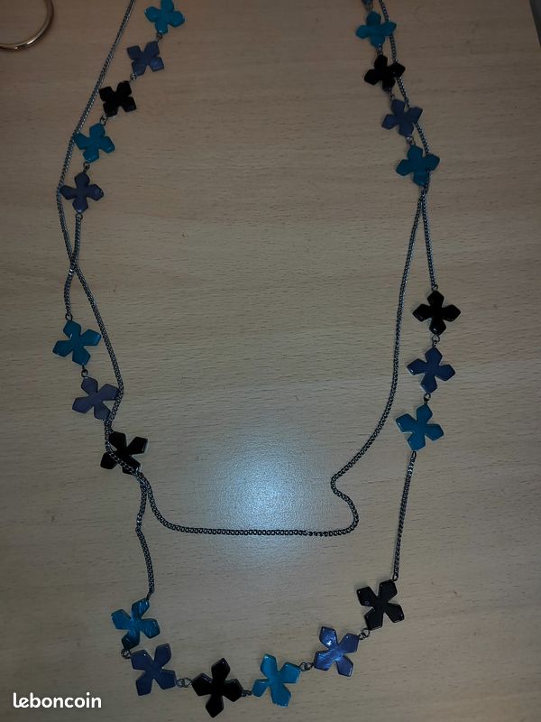 Collier pendentif (image 1)