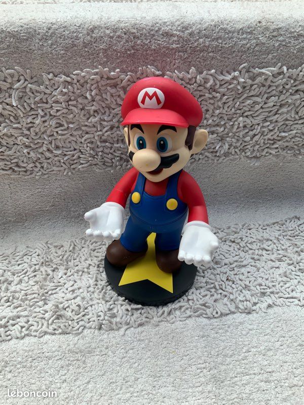 Mario figurine collection (image 1)