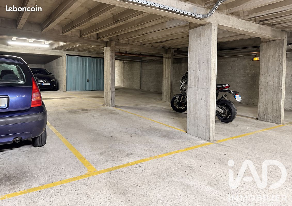 Parking 12 m² · à Paris · 12 m² · 20 000 €