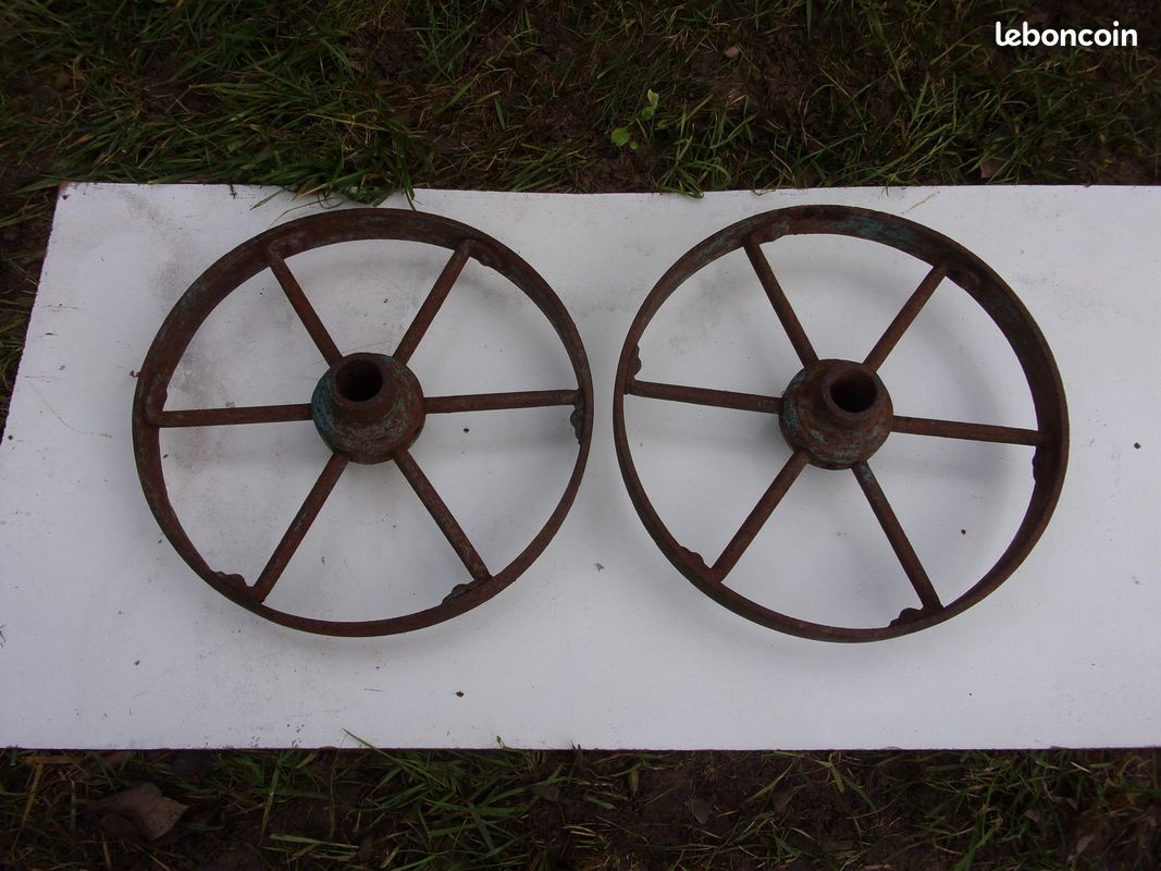 2 belles roues anciennes en fer diametre 35cm (image 1)