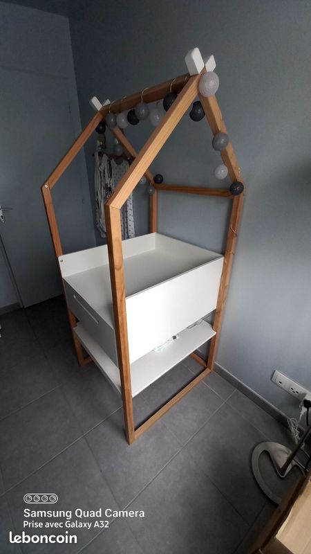 Vends Table à langer + Portant à vêtement de la marque Vertbaudet (image 2)