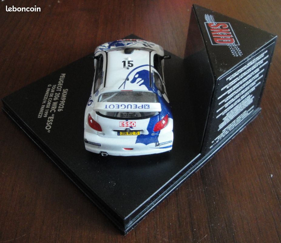 Peugeot 206 WRC Esso Tour De Corse 1999 – Miniature Ixo 1/43 (SKM99041)