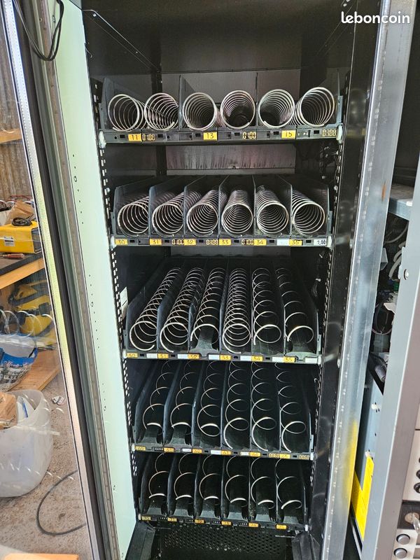 Distributeur automatique réfrigéré Necta Snakky Max – Bon état de fonctionnement (image 2)