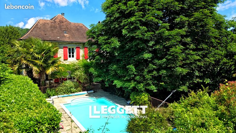 Maison 16 pièces 254 m²