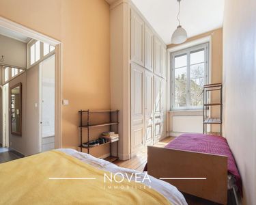 Maison 1 100 000 € - 225 m²