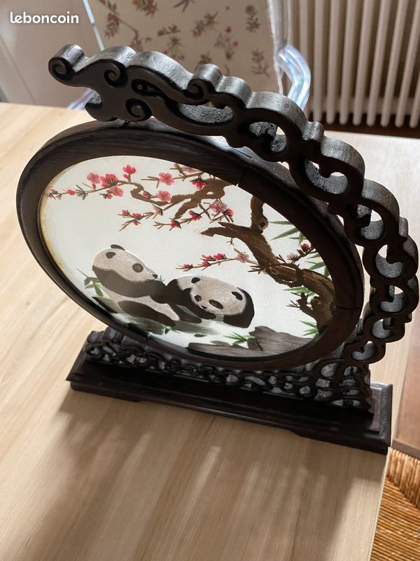 Écran de broderie chinois avec pandas et fleurs en soie (image 2)