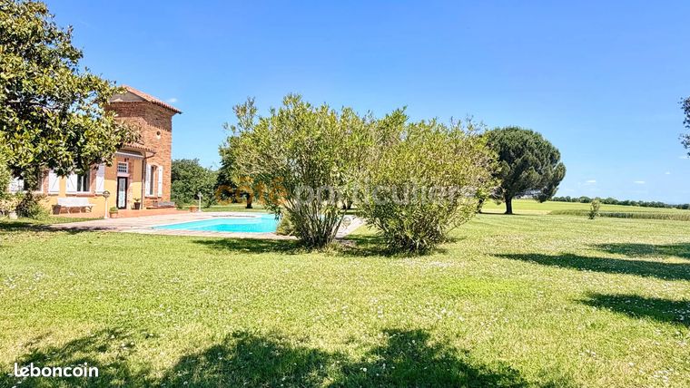 Maison 7 pièces 280 m²