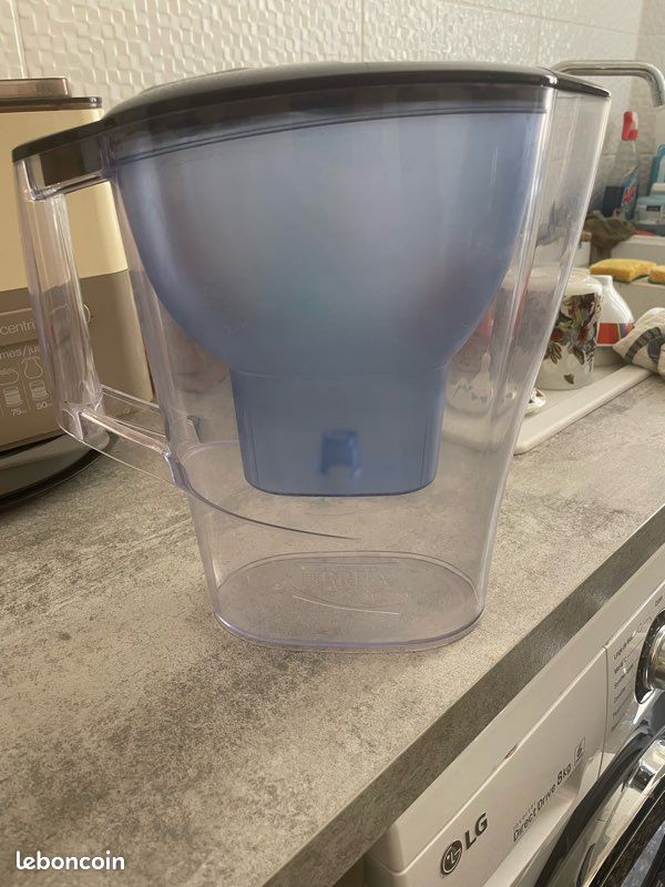 Caraffe Brita filtrante avec indicateur électronique (image 1)