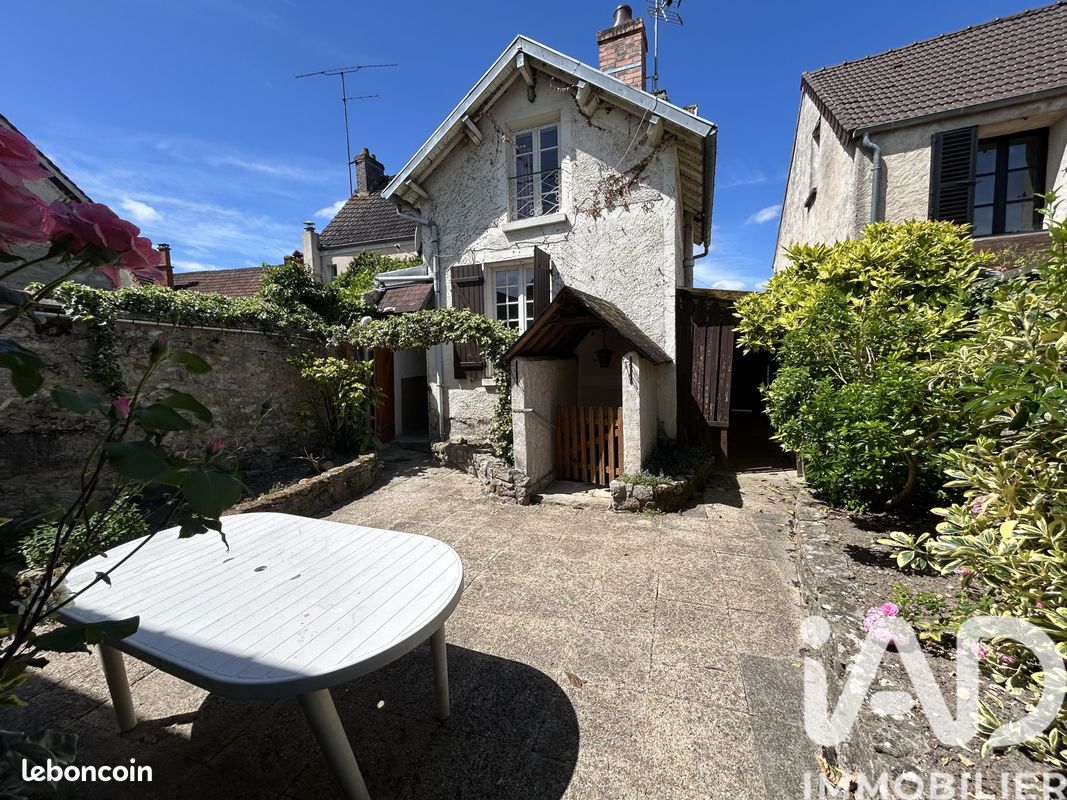 Maison 6 pièces 111 m² · à Vétheuil · 111 m² · 220 000 €