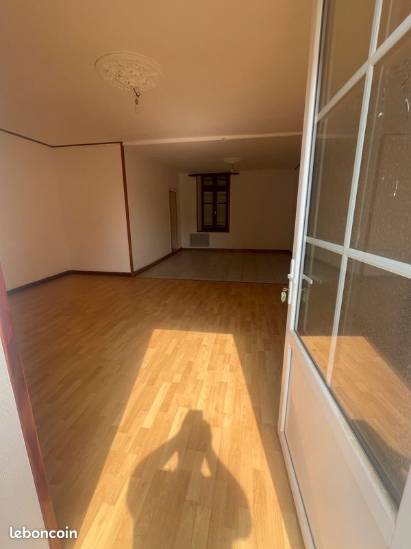 Appartement 2 pièces 90 m² · à Fomperron · 90 m² · 450 €