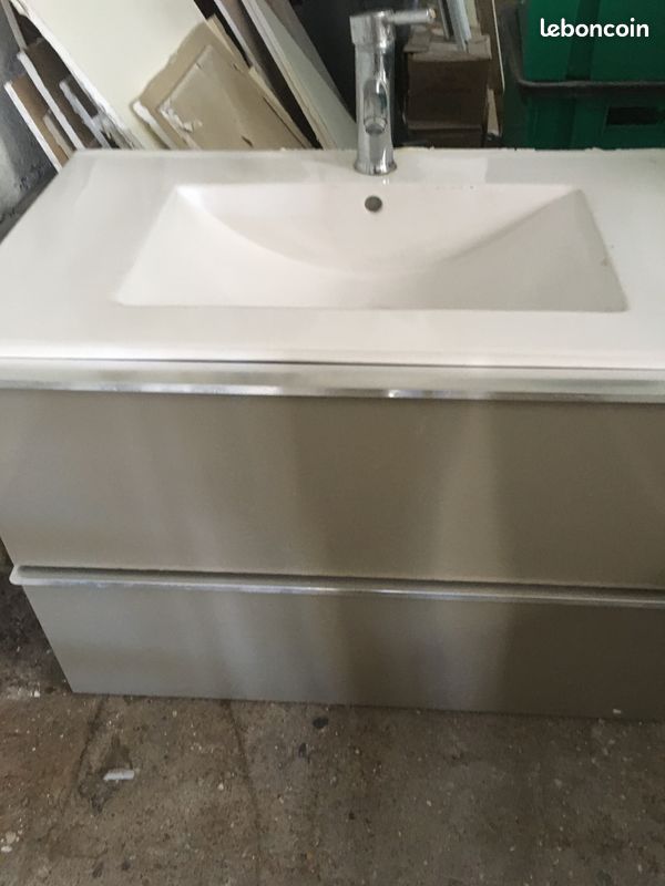 Meuble de salle de bain (image 1)