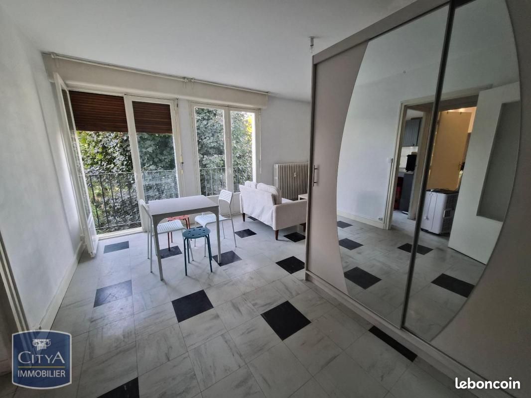 Appartement 1 pièce 33 m² · à Châlons-en-Champagne · 33 m² · 450 €