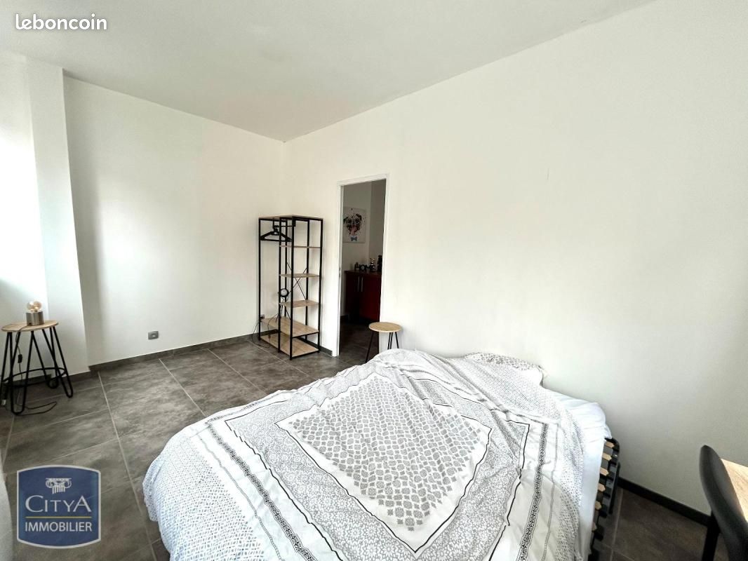 Appartement 1 pièce 13 m² · à Saint-Étienne · 13 m² · 330 €