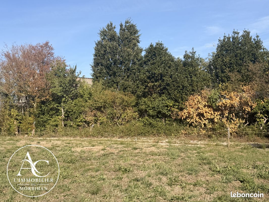 Terrain 615 m² · à Le Tour-du-Parc · 615 m² · 149 100 €