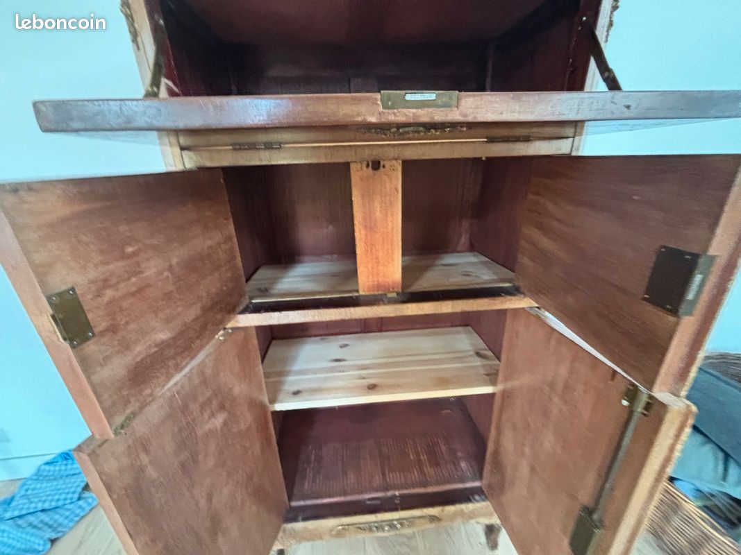 Meuble en bois et marbre (image 7)