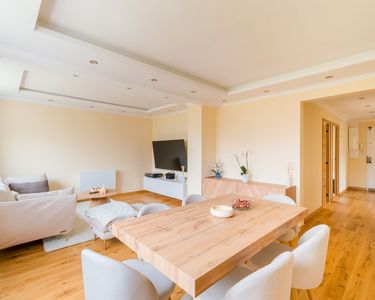 Appartement 275 000 € - 77 m²