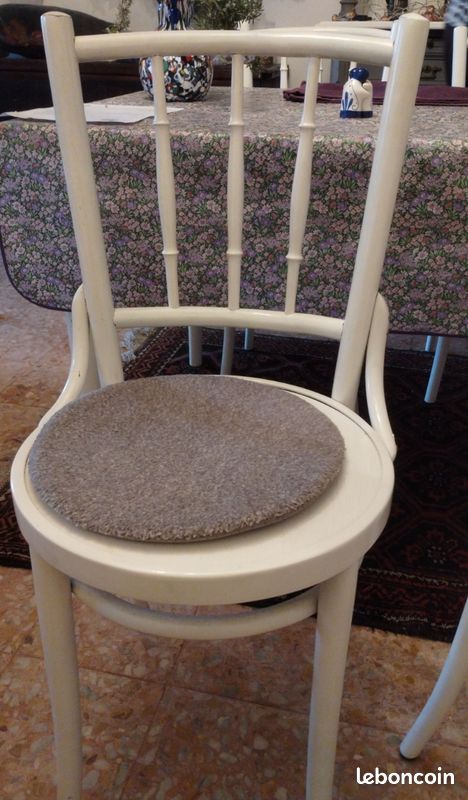 4 Chaises de Cafe (image 1)