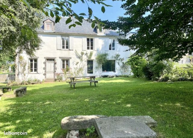 Maison 10 pièces 260 m²