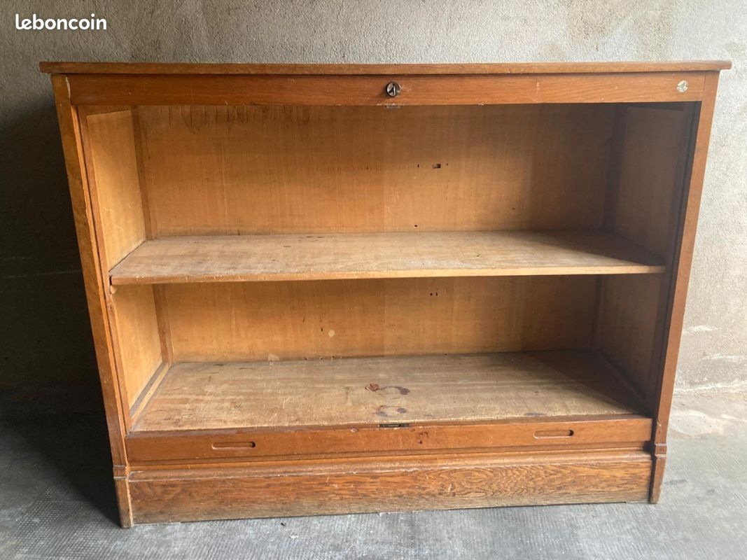 Meuble à rideau en bois (image 3)