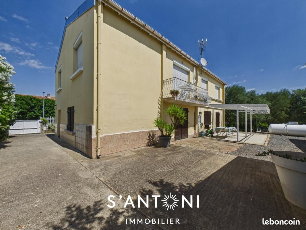 Maison 8 pièces 180 m² · à Montblanc · 180 m² · 279 000 €