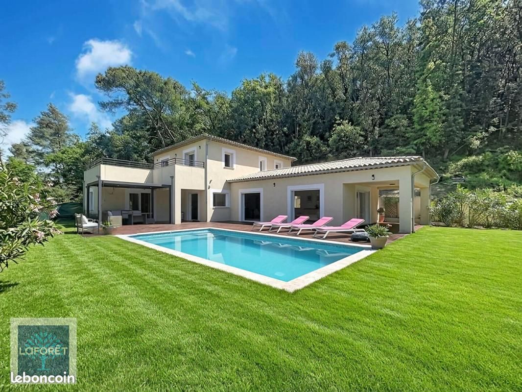 Maison 6 pièces 227 m² · à Roquefort-les-Pins · 227 m² · 1 495 000 €