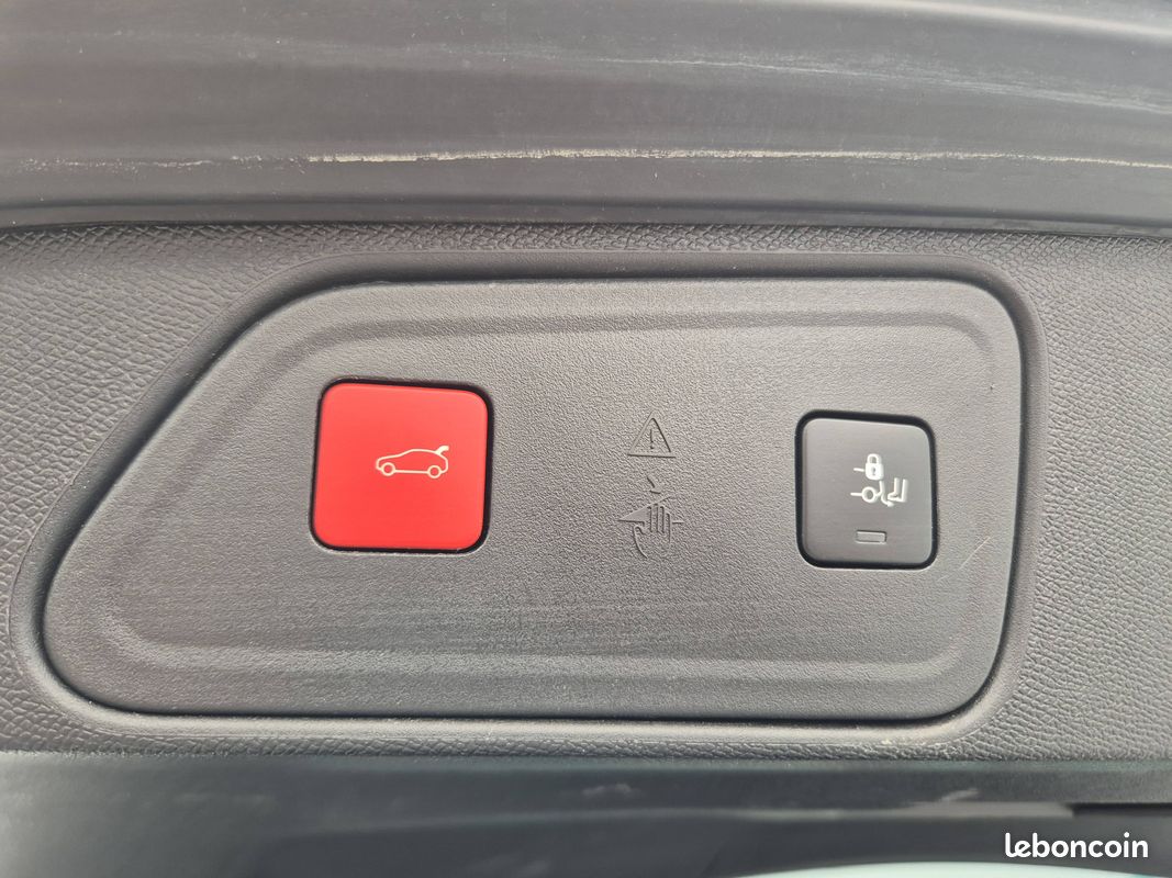 PEUGEOT 3008 BlueHDi 130ch S&S BVM6 Allure Pack (image 21)
