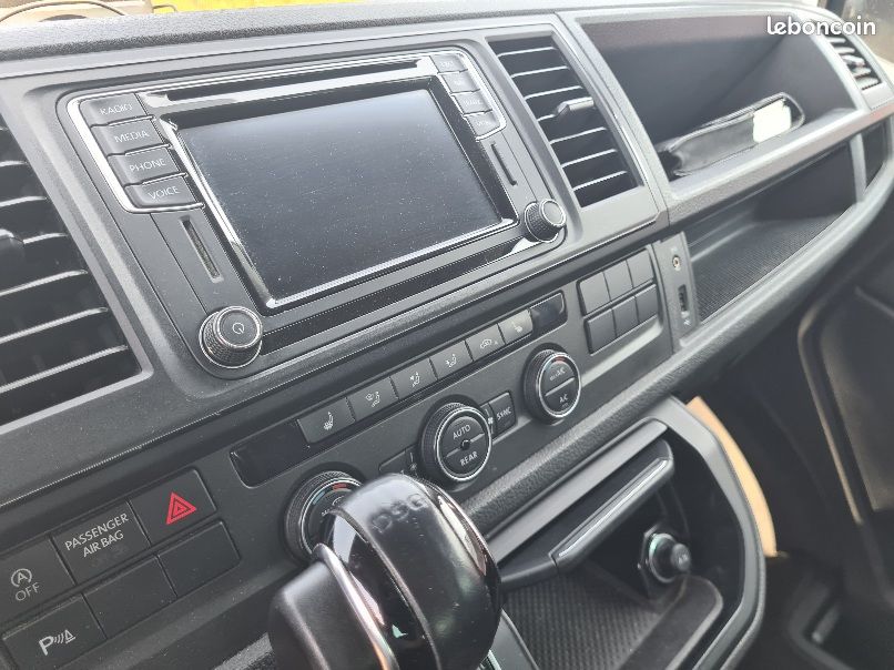 VOLKSWAGEN T6 MULTIVAN 2.0 TDI 150 cv, DSG, régulateur adaptatif, GPS, Bluetooth, Attelage... (image 7)