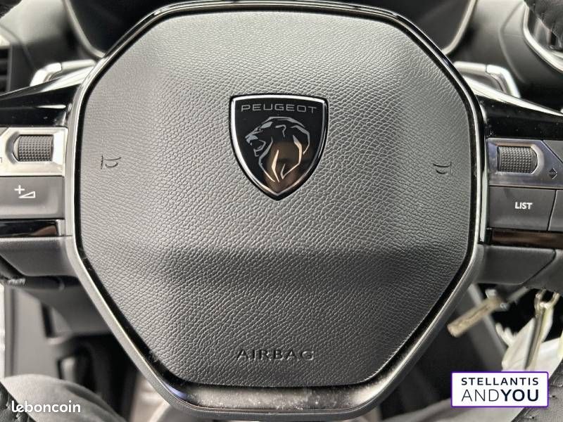 Peugeot 2008 Hybrid 145 ch e-DCS6 Allure (image 27)