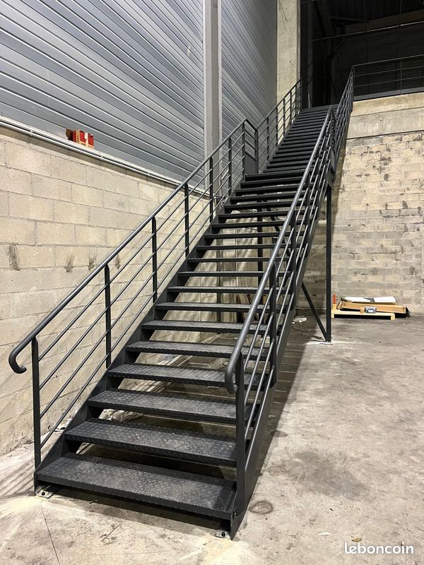 ESCALIER métallique sur mesure (image 7)