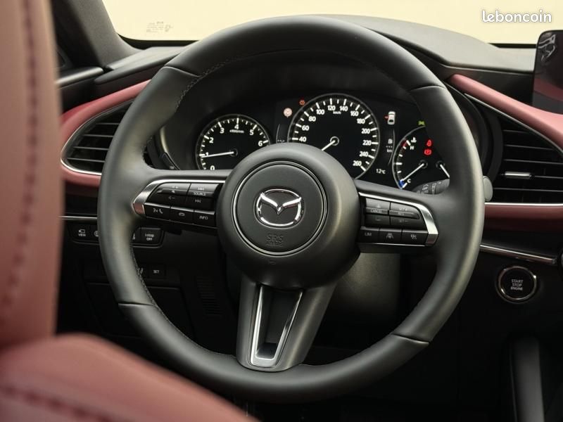 Mazda Mazda 3 2.0 e-SKYACTIV-X M-Hybrid 186ch Takumi BVA 2025 Euro6e (image 11)