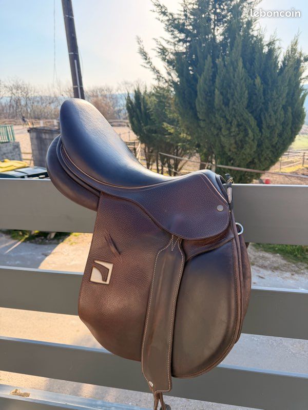 Support De Selle En Bois De Pin Pour Selle Western - Dimensions ~30x25x12 Cm, Neuf, Peint