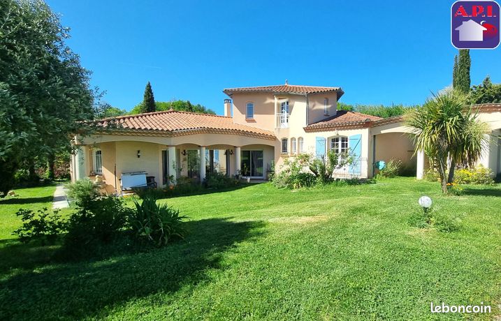 Maison 6 pièces 192 m²