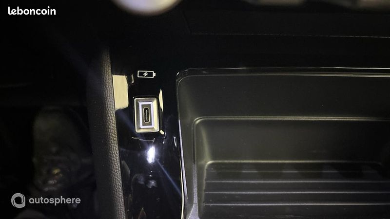Peugeot 2008 1.2 PureTech 100ch S&S Style (image 30)