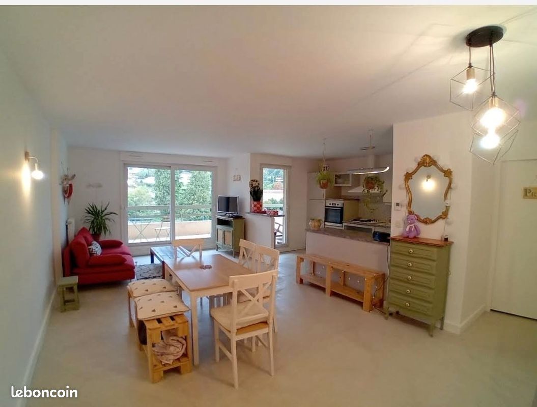 Appartement 3 pièces 70 m² · à Lozanne · 70 m² · 980 €/mois