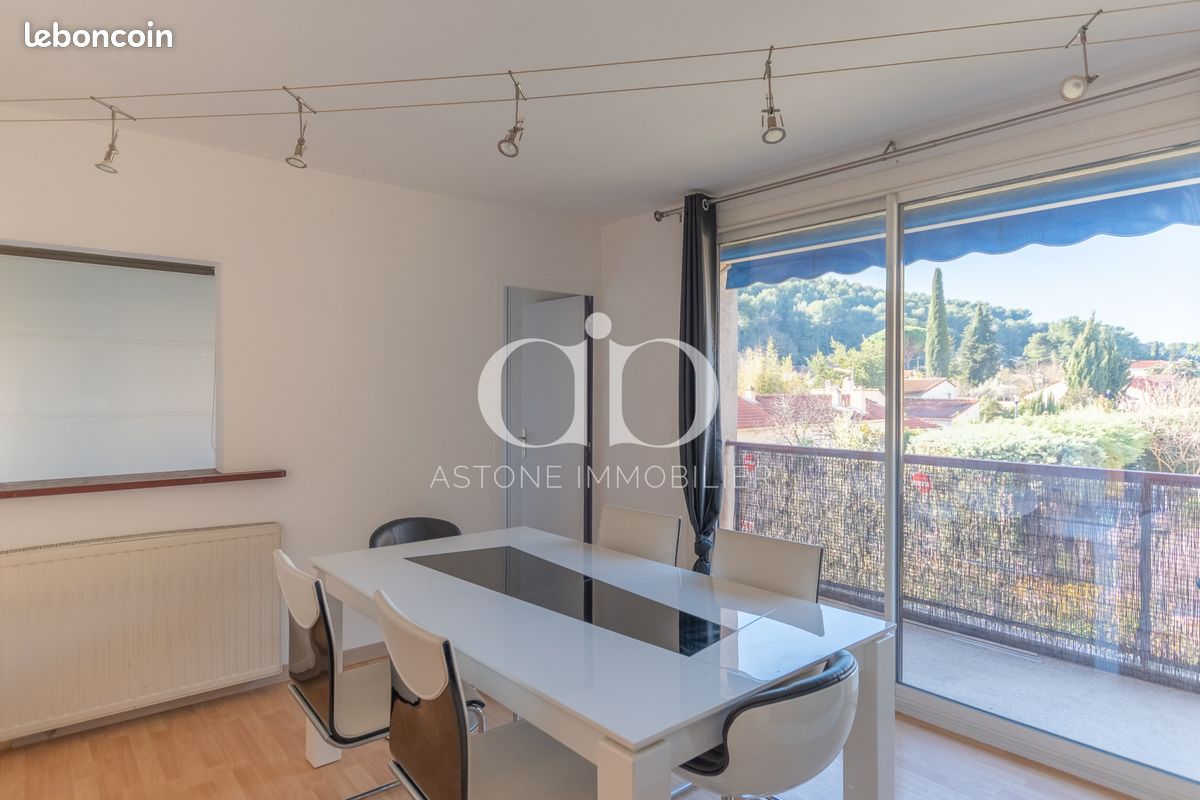 Appartement 3 pièces 65 m² · à Carnoux-en-Provence · 65 m² · 240 000 €