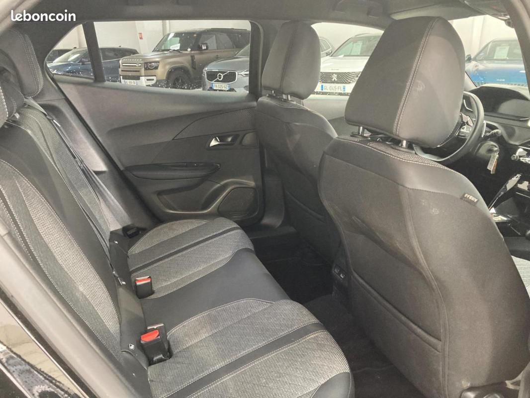 Peugeot 2008 HYBRID 136 E-DCS6 ALLURE (image 11)