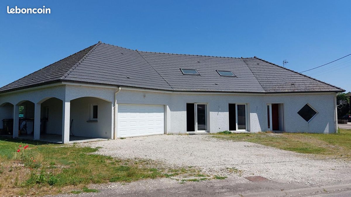 Maison 6 pièces 214 m² · à Magnoncourt · 214 m² · 230 000 €