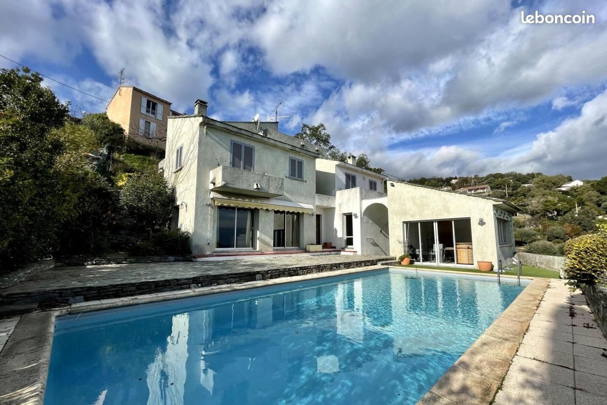 Maison 5 pièces 250 m² · à Santa-Maria-Di-Lota · 250 m² · 750 000 €