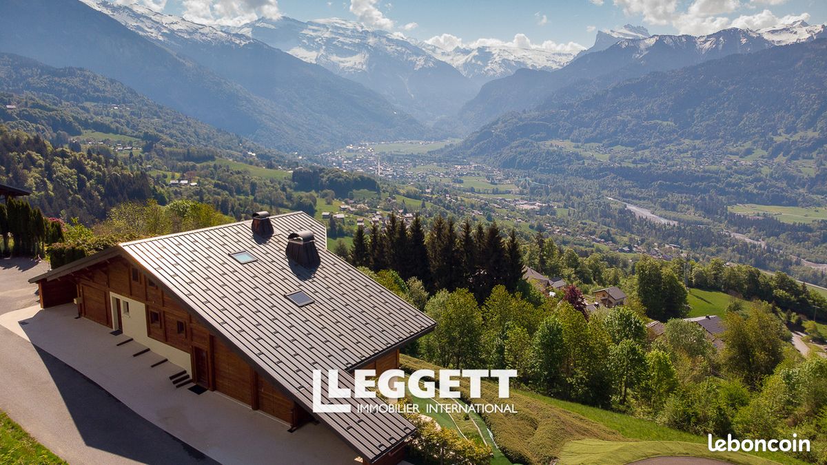 Maison 10 pièces 260 m² · à Verchaix · 260 m² · 1 490 000 €