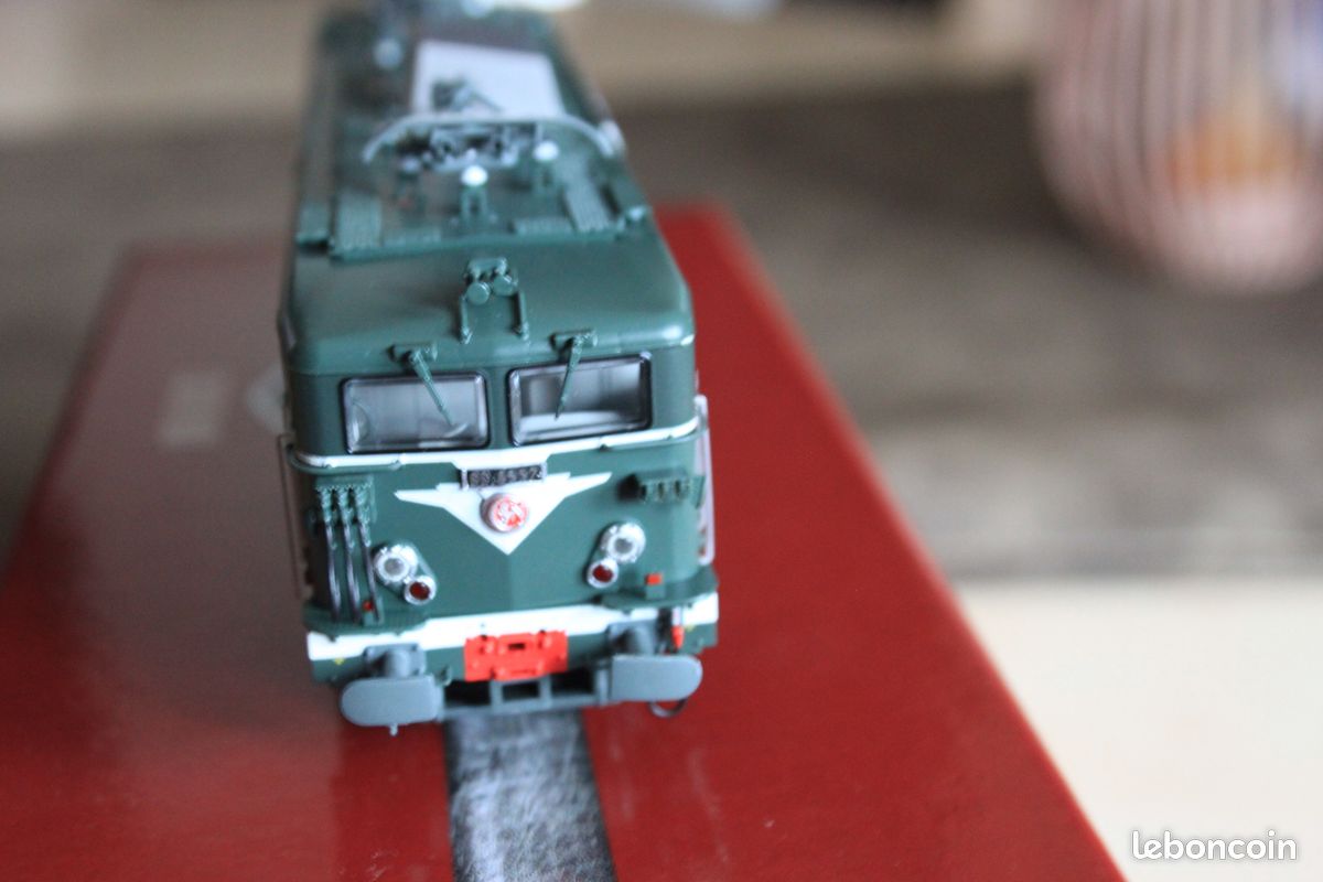 R37 HO41073 BB 8552 electric locomotive, SNCF, green, Les Aubrais
