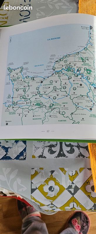 TRES JOLI LIVRE NORMANDIE en marchant (image 6)