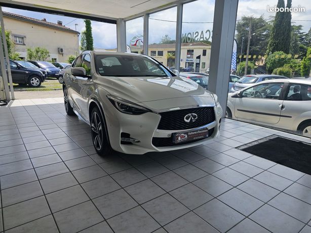 Infiniti Q30 2017