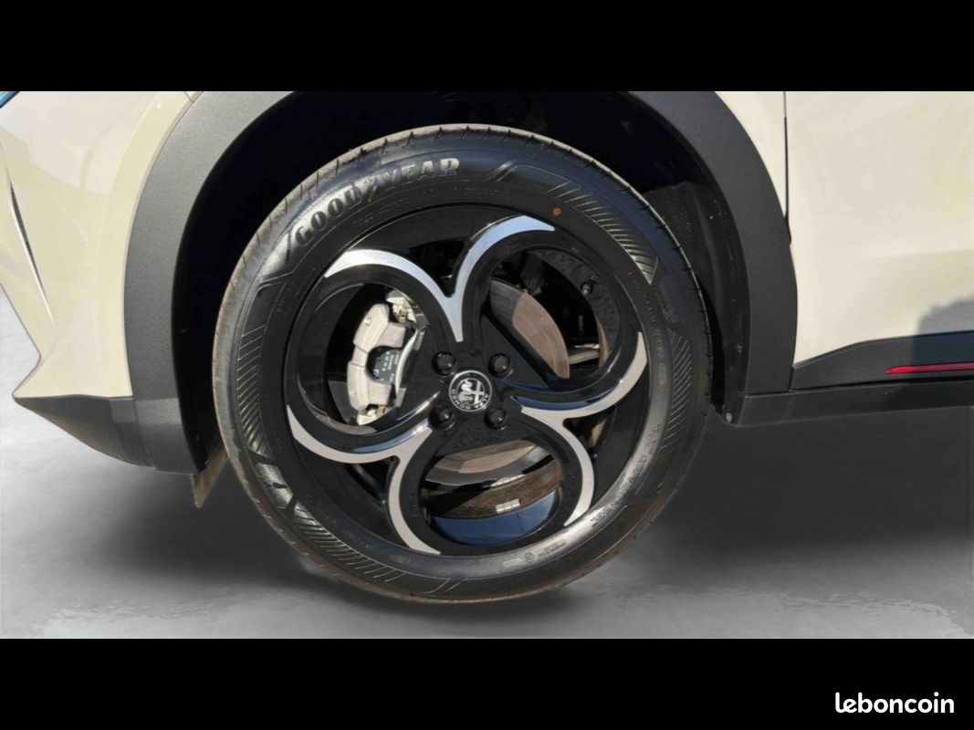 Alfa romeo Junior 1.2 Ibrida 136ch Speciale DCT6 (image 10)